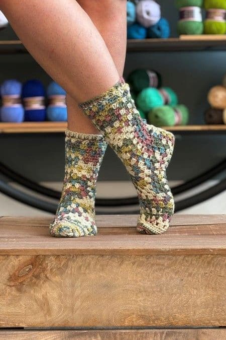 Head Over Heels Festive Pattern F151 Crochet Socks - FREE TO DOWNLOAD PATTERN