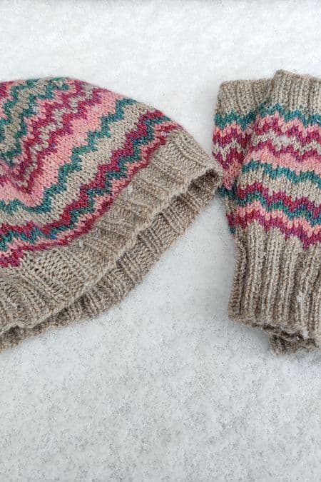 Highland Heathers DK Pattern F094 Zig Zag Hat & Mittens - FREE TO DOWNLOAD