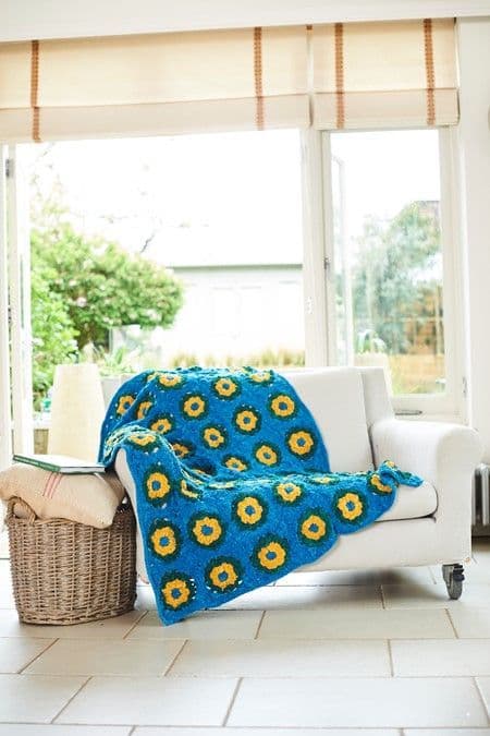 SCP Chenille Chunky Pattern 10249 Motif Blankets - Pk 5