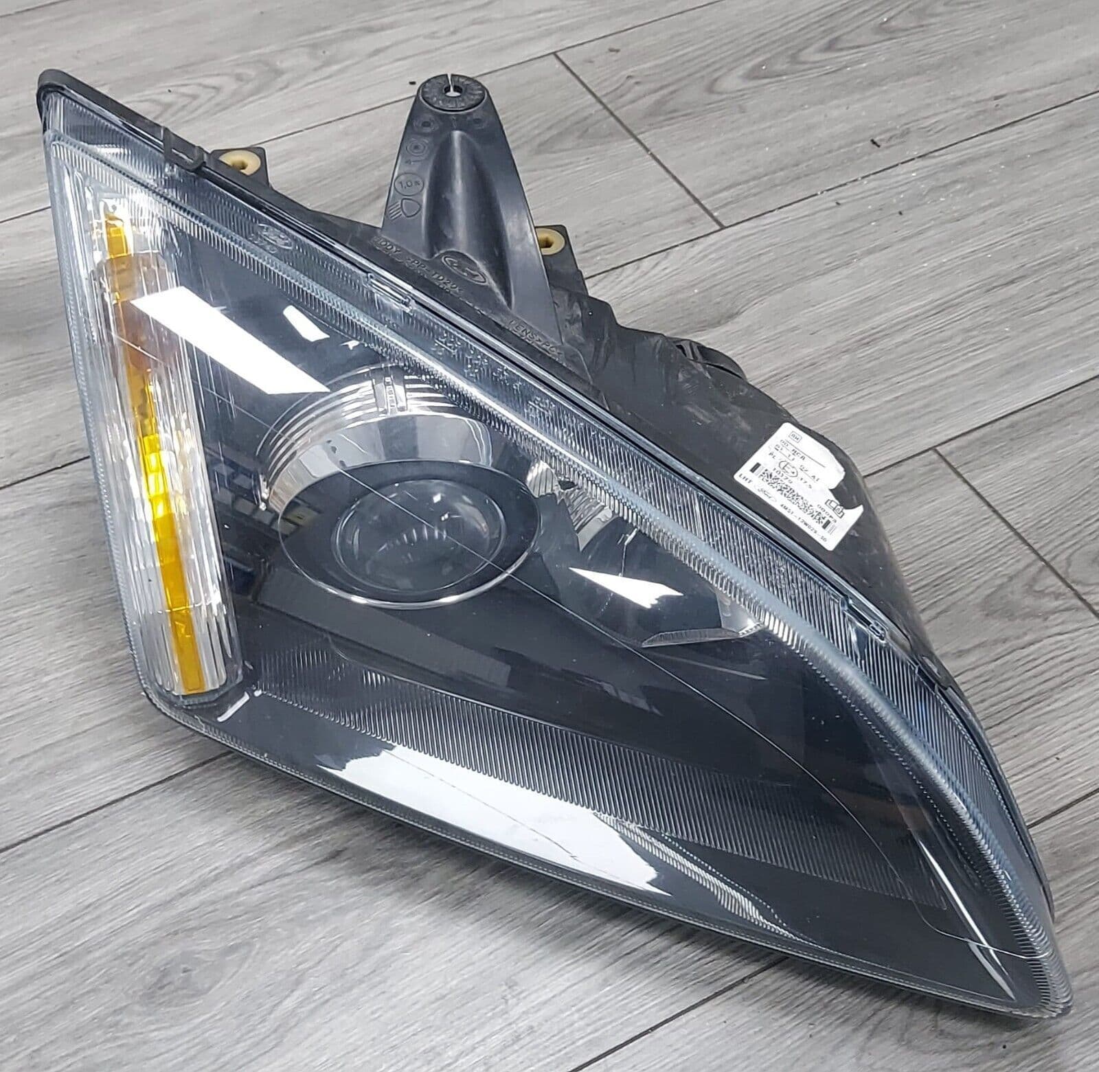 FOCUS MK2 ADAPTIVE CORNERING FRONT RIGHT DRIVER SIDE HEADLIGHT 2005-2008