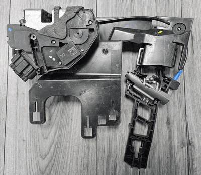 FORD FIESTA MK7 3 DOOR FRONT PASSENGER LEFT DOOR LOCK AM5A-U21813-DF 2013-2017