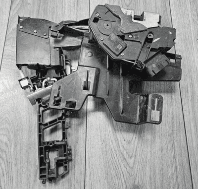 FORD FIESTA MK7 5 DOOR FRONT DRIVER RIGHT DOOR LOCK AM5A-U21812-CF 2013 - 2017