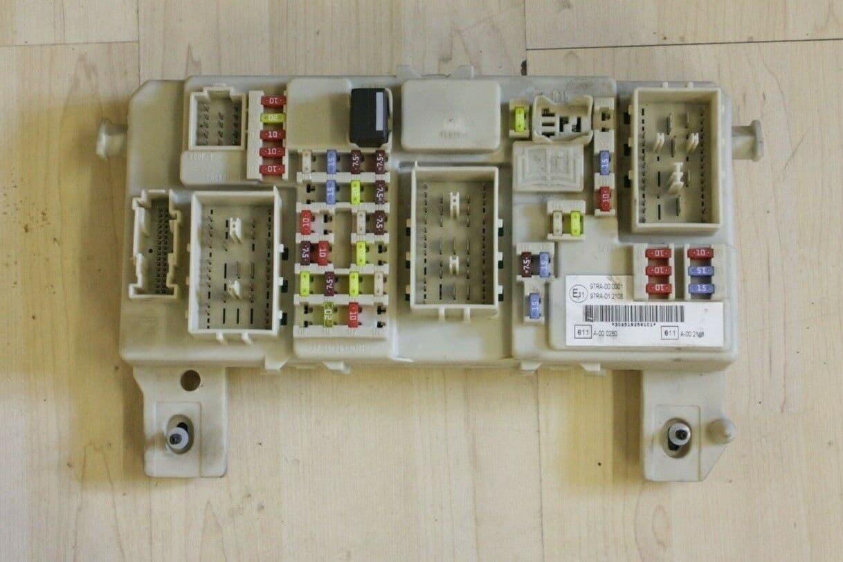 FORD FOCUS C-MAX KUGA BODY CONTROL MODULE FUSE BOX BCM 7M5T-14A073-FH ...