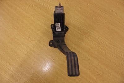 FORD FOCUS MK1 AUTOMATIC THROTTLE ACCELERATOR PEDAL 98AB-9F836-BE 1998-2005