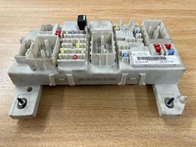 FORD FOCUS MK2 C-MAX BODY CONTROL MODULE FUSE BOX BCM 7M5T-14A073-BB 2003 - 2007