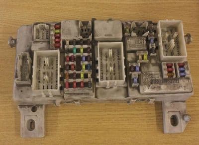 FORD FOCUS MK2 C-MAX BODY CONTROL MODULE FUSE BOX BCM 7M5T-14A073-FE 2007 - 2011