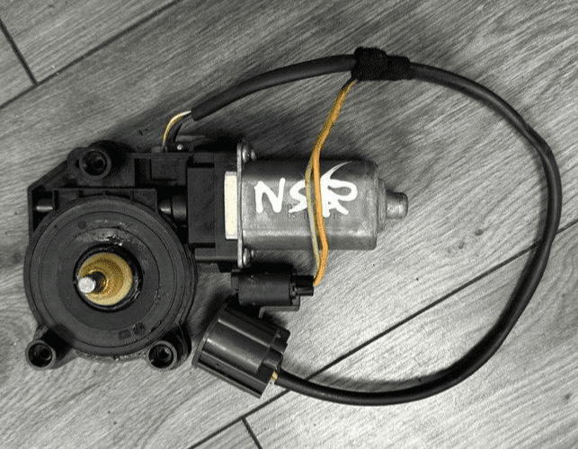 FORD FOCUS MK2 CC CONVERTIBLE PASSENGER LEFT REAR WINDOW MOTOR 2006 - 2010