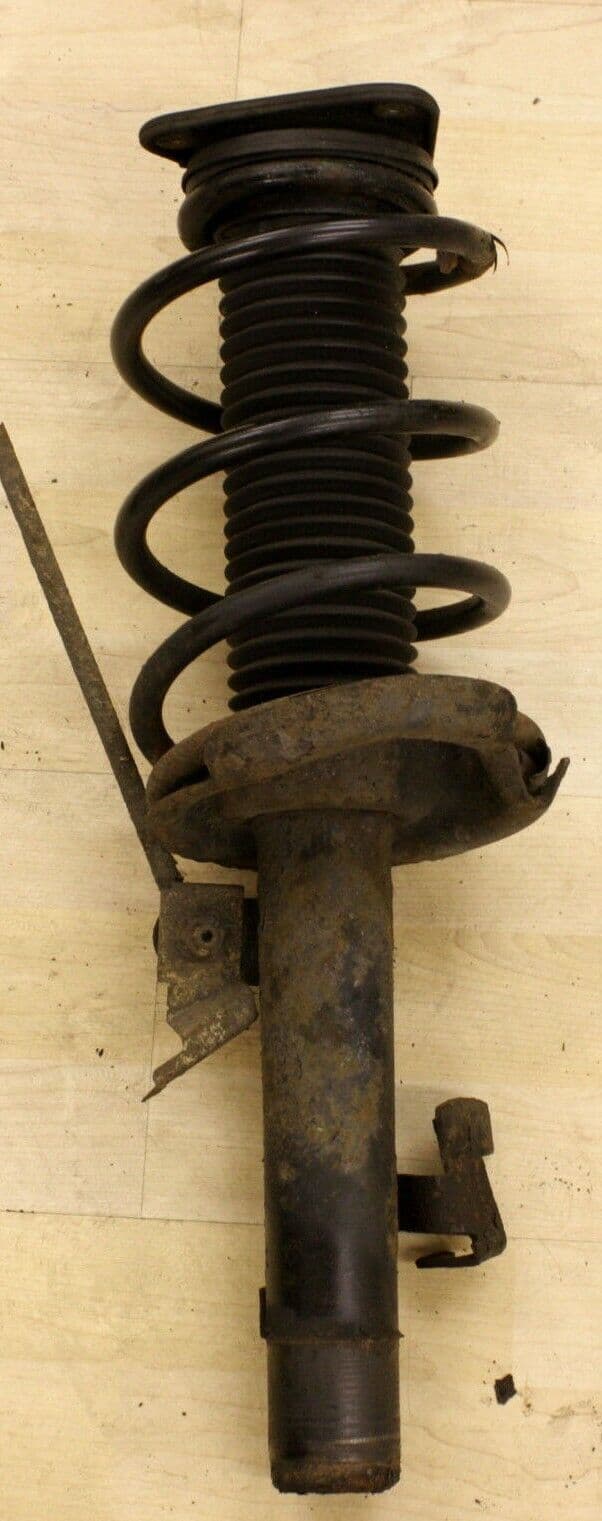 FORD FOCUS MK2 FRONT DRIVER RIGHT SUSPENSION LEG STRUT MOUNT DIESEL ...