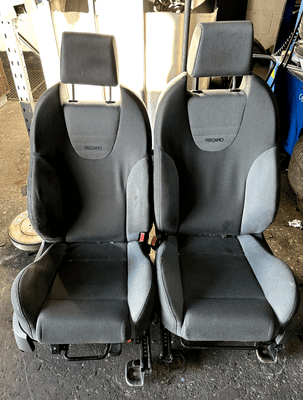 FORD FOCUS MK2 HATCHBACK 3 DOOR RECARO ST 225 CLOTH FRONT SEATS 2005 - 2010