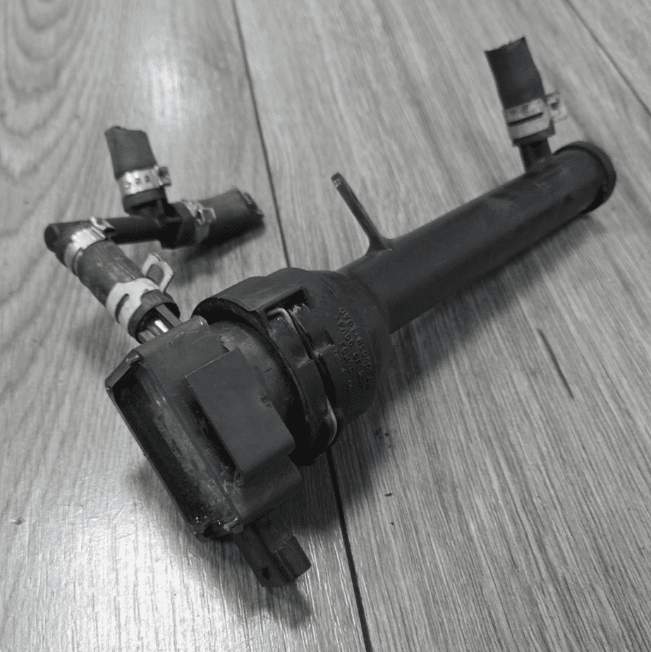 FORD FOCUS MK3 1 6 PETROL ECOBOOST EXPANSION TANK OVERFLOW SENSOR 2011 ...