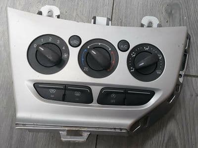 FORD FOCUS MK3 MANUAL HEATER CLIMATE CONTROL CJ5T-19980-AP 2011 - 2015