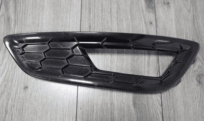 FORD FOCUS MK3 ST-LINE PASSENGER FOG LIGHT SURROUND F1EJ-15A299-A1 2015 - 2018