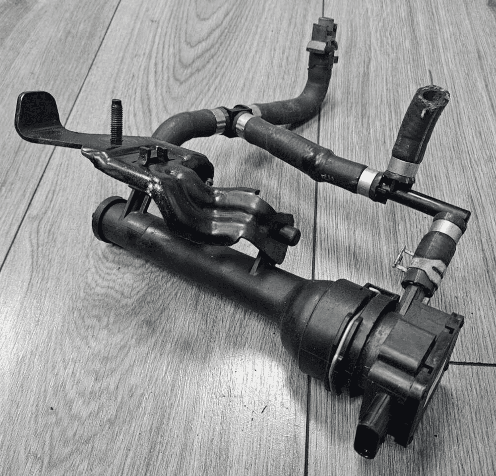 FORD GALAXY MK3 1 6 PETROL ECOBOOST RADIATOR TANK OVERFLOW SENSOR 2010 ...
