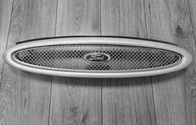 FORD MONDEO MK2 FRONT UPPER GRILL GRILLE FORD BADGE STARDUST SILVER 1996 - 2000