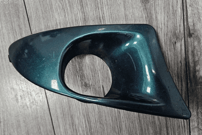 FORD MONDEO MK2 ST24 ST200 DRIVER FOG LIGHT SURROUND COVER GREEN 1996 - 2000