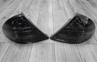 FORD MONDEO MK3 HATCHBACK / SALOON BLACK SMOKE TINTED TAIL LIGHT  2001 - 2007
