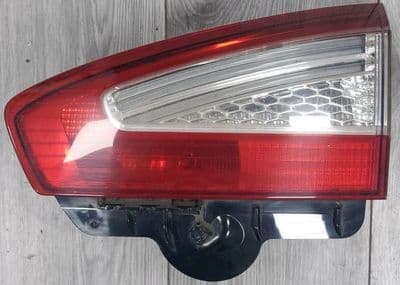 FORD MONDEO MK4 ESTATE DRIVER RIGHT INNER O/S LED BRAKE TAIL LIGHT 2010-2014