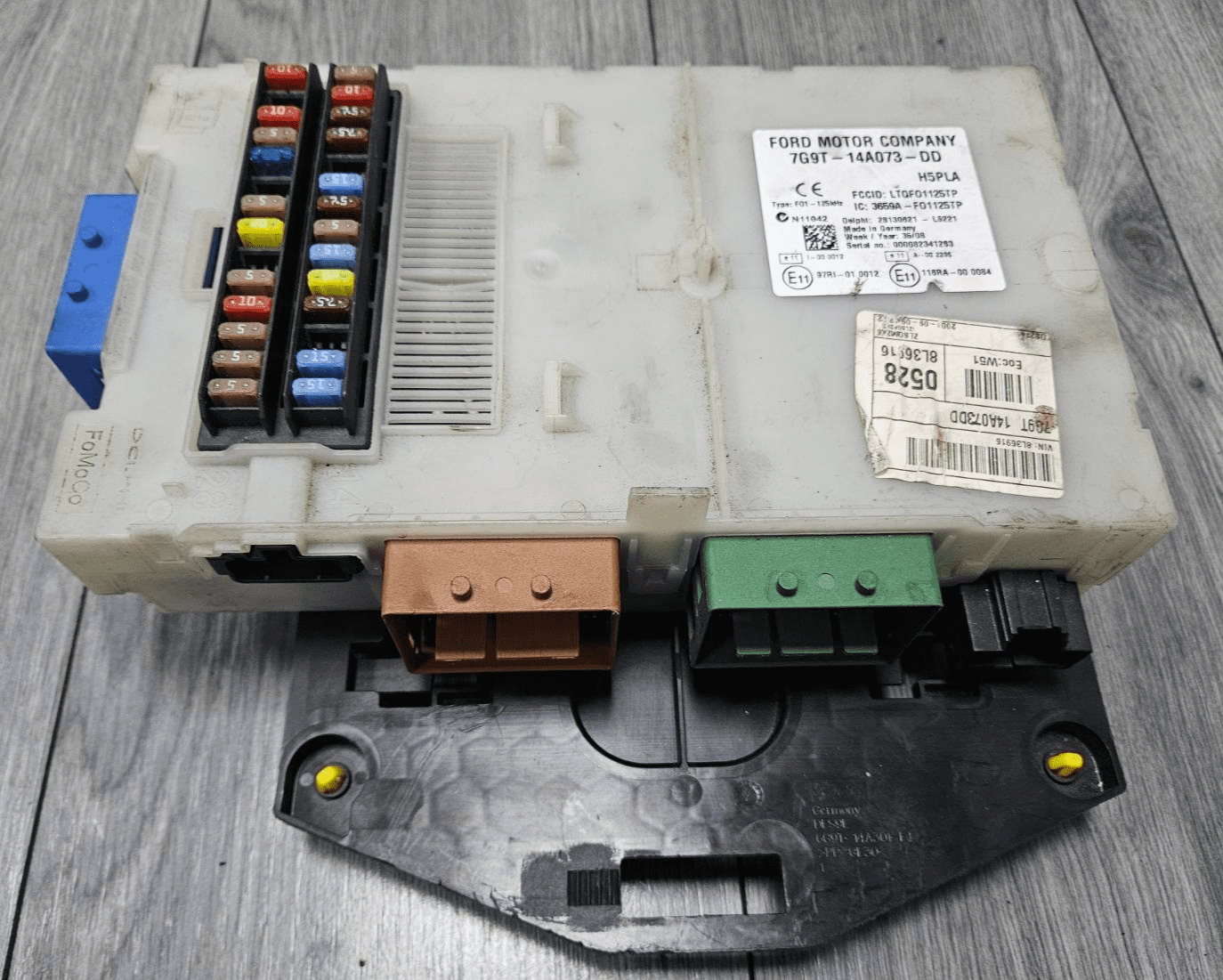 FORD S-MAX MK1 BODY CONTROL MODULE FUSE BOX BCM 7G9T-14A073-DD 2007 - 2010