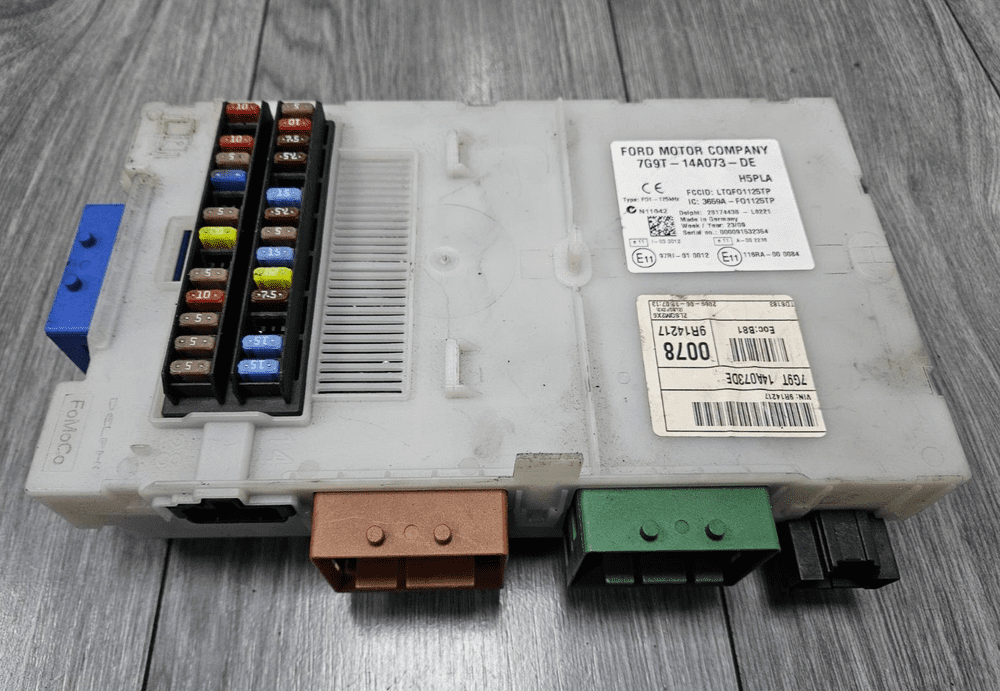 FORD S-MAX MK1 BODY CONTROL MODULE FUSE BOX BCM 7G9T-14A073-DE 2007 - 2010