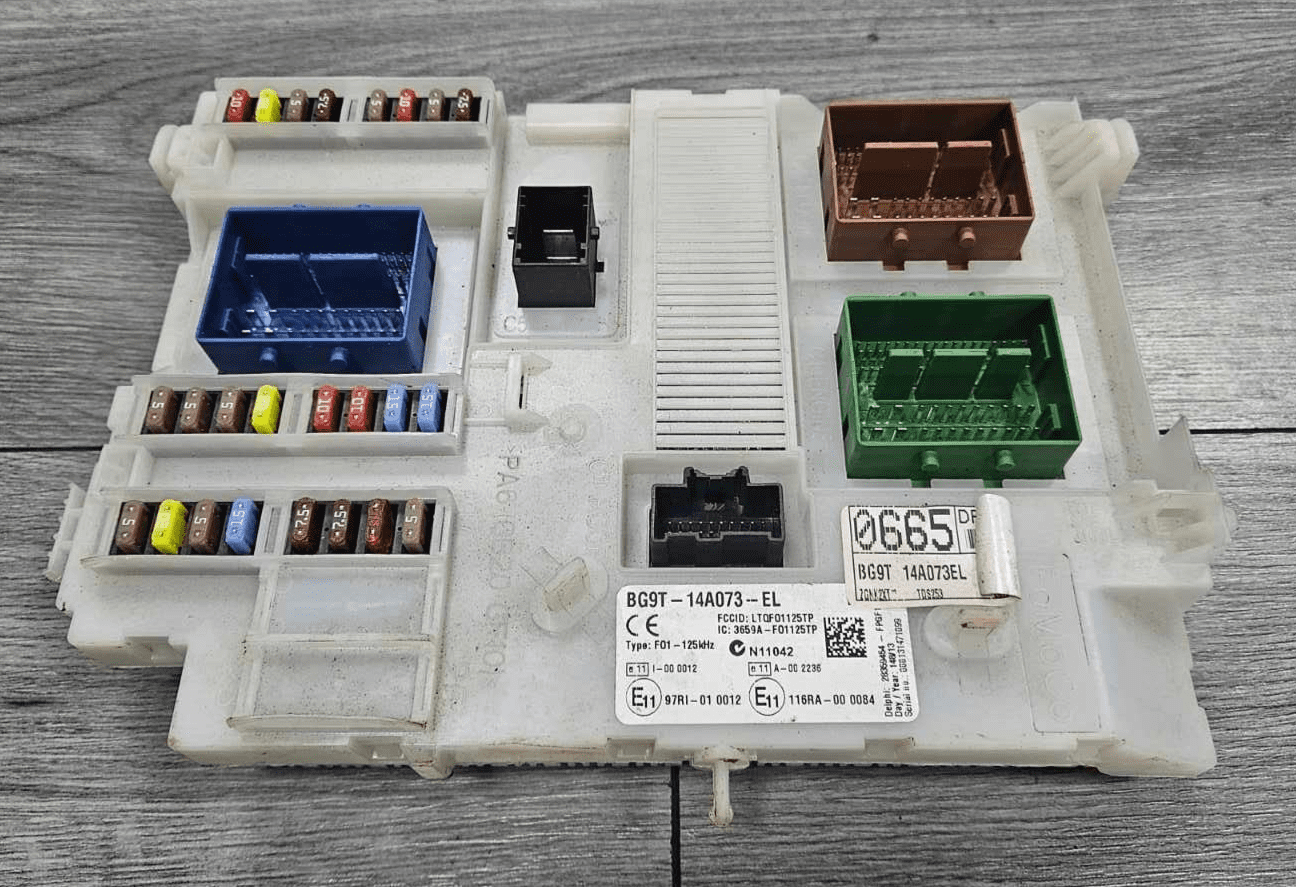 FORD S-MAX MK1 BODY CONTROL MODULE FUSE BOX BCM BG9T-14A073-EL 2010 - 2014