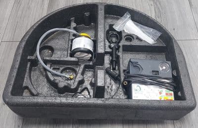 GENUINE FIESTA MK7 REAR BOOT SPARE WHEEL FOAM INSERT KIT  2008-2012