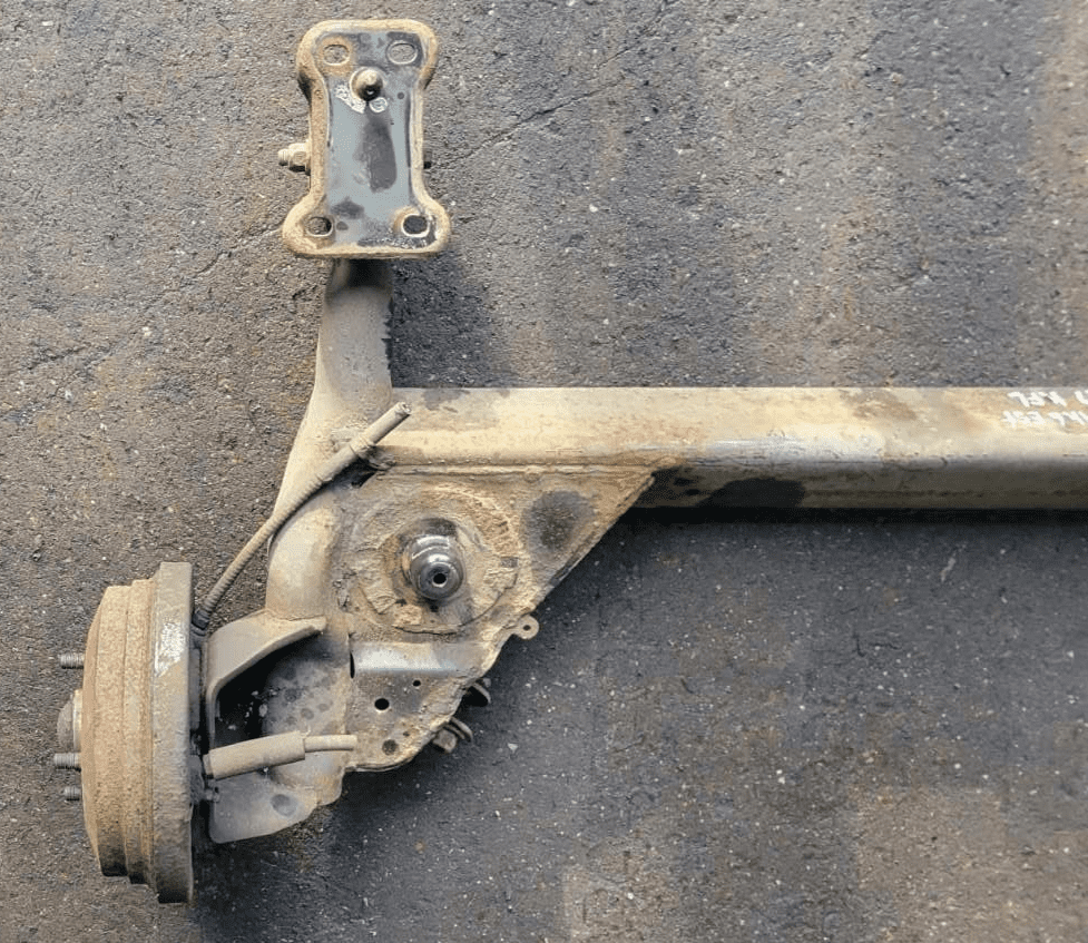 GENUINE FORD ESCORT MK6 ESTATE REAR AXLE BEAM SUBFRAME DRUMS HUBS 1996 ...