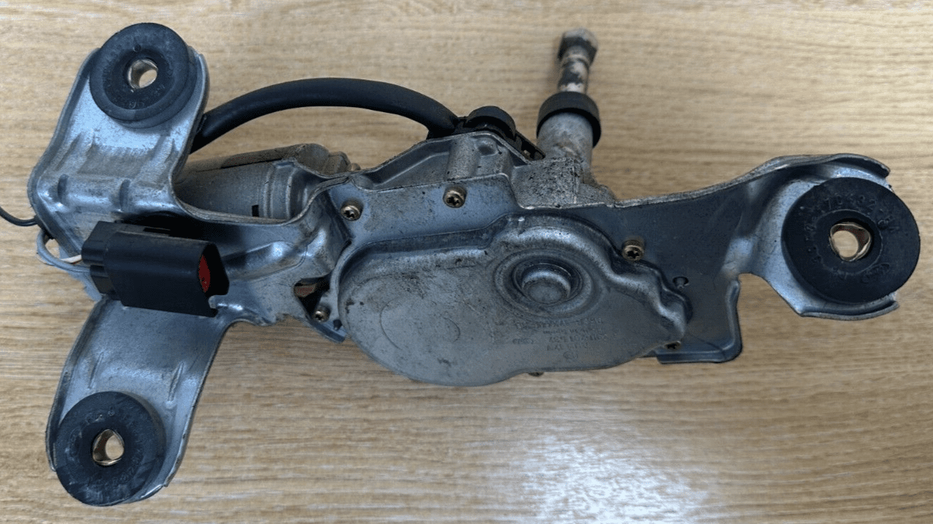 GENUINE FORD FIESTA MK5 REAR BACK WIPER MOTOR 96FG-17K441-HB 1997 - 2002