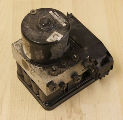 GENUINE FORD FIESTA MK6 ABS PUMP MODULATOR 2S61-2M110-CE 2002 - 2004