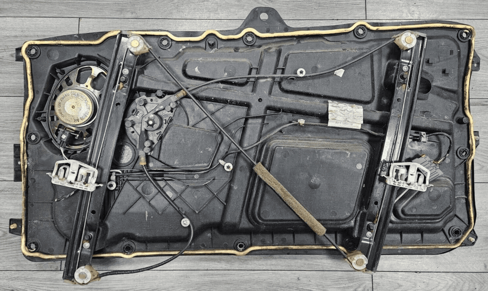 Moulure de porte avant gauche, noire, modèle 3 portes pour Ford Fiesta, achat / vente sur Moulure de porte avant gauche, noire, modèle 3 portes pour Ford Fiesta, achat / vente sur
