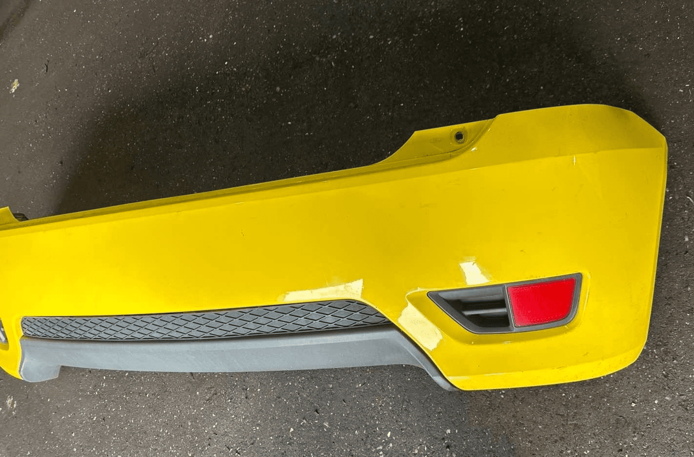 GENUINE FORD FIESTA MK6 ST / ST150 / ZETEC-S REAR BUMPER YELLOW 2005 - 2008