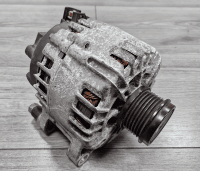 GENUINE FORD FIESTA MK7 1.4 / 1.6 TDCi ALTERNATOR 8V21-10300-AB 2008 - 2012