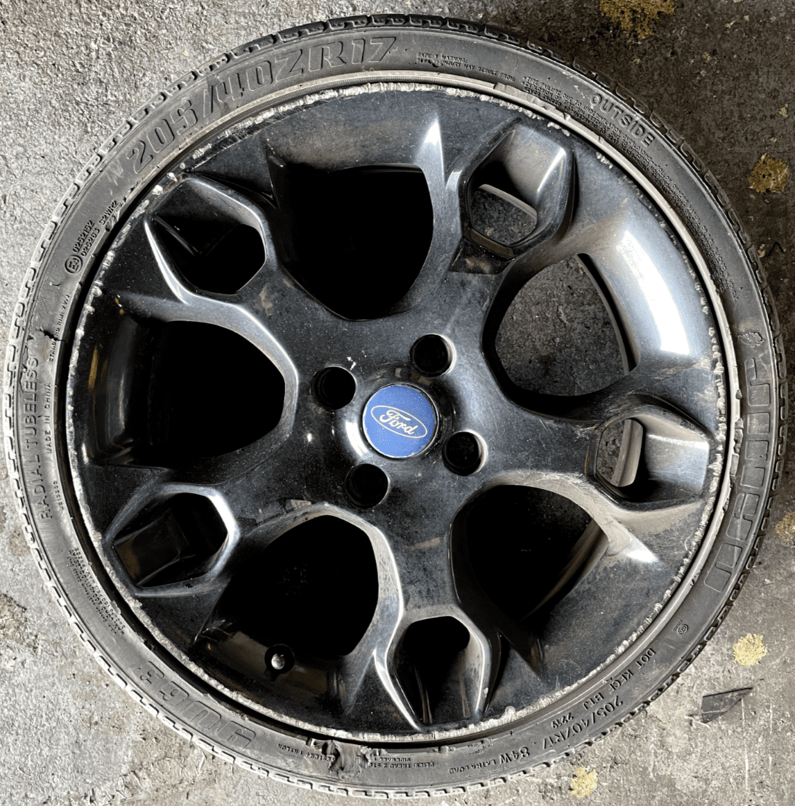 GENUINE FORD FIESTA MK7 205/40/17
