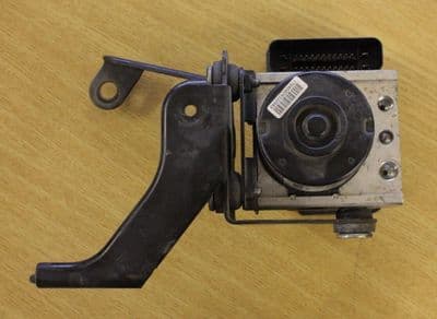 GENUINE FORD FIESTA MK7 ABS PUMP 8U51-2M110-AD 2008 - 2012