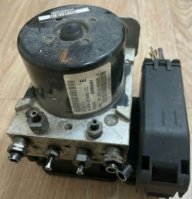 GENUINE FORD FIESTA MK7 ABS PUMP MODULATOR TRACTION AV59-2C405-CC 2009 - 2012