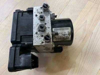 GENUINE FORD FIESTA MK7 ABS PUMP MODULATOR TRACTION AV59-2C405-GB 2009 - 2012