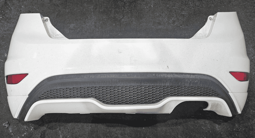 1801047 GENUINE FORD FIESTA MK7 ST ST180 BACK REAR BUMPER FROZEN WHITE 2013 - 2017