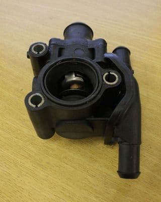 GENUINE FORD FOCUS MK1 1.8 TDCi THERMOSTAT HOUSING XS4Q-8594-AB 1998 - 2005