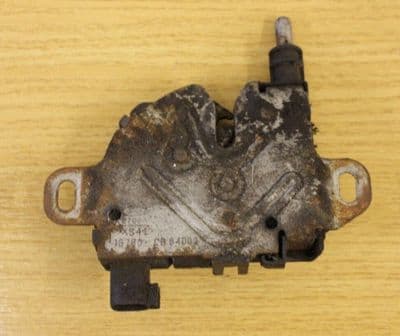 GENUINE FORD FOCUS  MK1 BONNET CATCH LATCH LOCK XS41-16700-CG 1998 - 2005