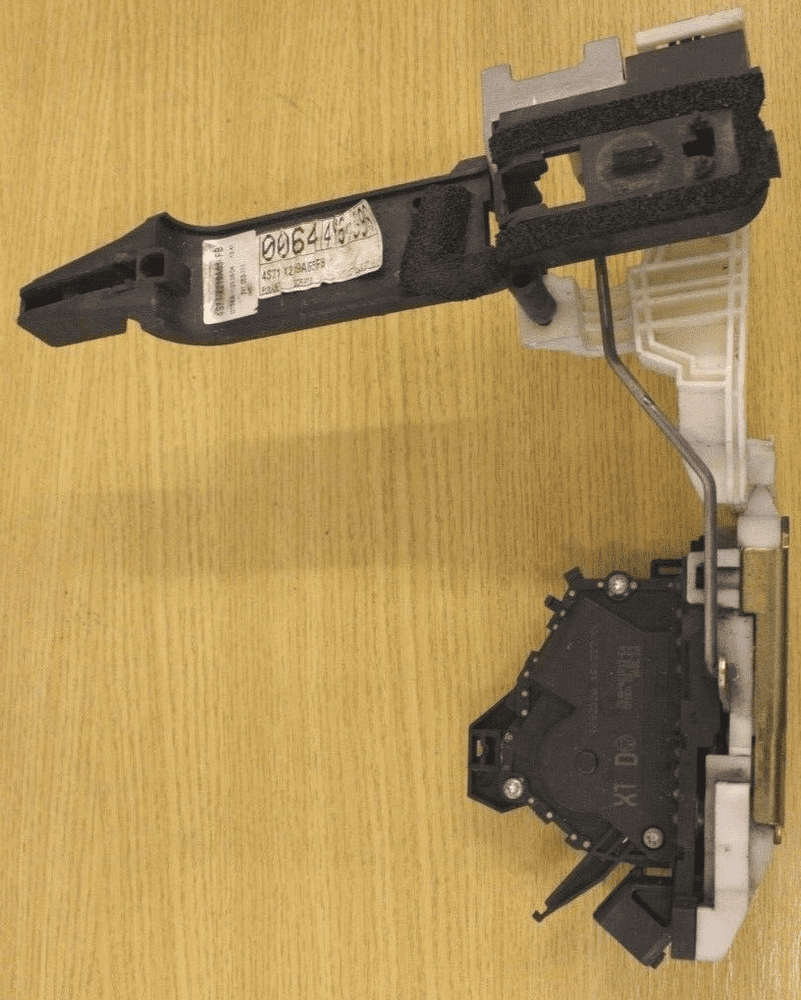 GENUINE FORD FOCUS MK1 PASSENGER FRONT DOOR LOCK ASSY 2S4A-A21813-EA ...