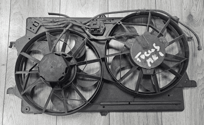 GENUINE FORD FOCUS MK1 TWIN RADIATOR FAN 2S41-8C607-AB 1998 - 2005