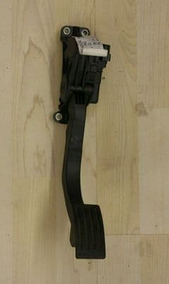 GENUINE FORD FOCUS MK2 1.6 PETROL AUTOMATIC THROTTLE ACCELERATOR PEDAL 2005-2011