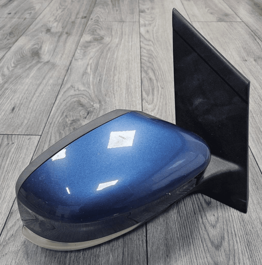 GENUINE FORD FOCUS MK2 DRIVER RIGHT DOOR WING MIRROR VISION BLUE 2008 2011 17039 P GENUINE FORD FOCUS MK2 DRIVER RIGHT DOOR WING MIRROR VISION BLUE 2008 2011 17039 P