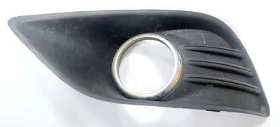GENUINE FORD FOCUS MK2 FOG LIGHT SURROUND N/S/F PASSSNGER  SIDE 2008-2011