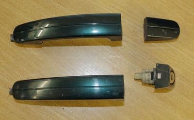 GENUINE FORD FOCUS MK2 FRONT DOOR HANDLE PAIR IN KELP GREEN 2005 - 2007