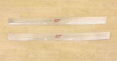 GENUINE FORD FOCUS MK2 ST PASSENGER & DRIVER SCUFF KICK SILL PLATE SET 2005-2008