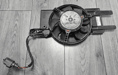 GENUINE FORD FOCUS MK3 1.0 PETROL ECOBOOST RADIATOR FAN BV61-8C607-SC 2011-2018