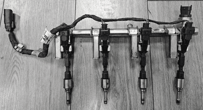 GENUINE FORD FOCUS MK3 1.6 PETROL ECOBOOST FUEL INJECTOR & RAIL 2011 - 2012