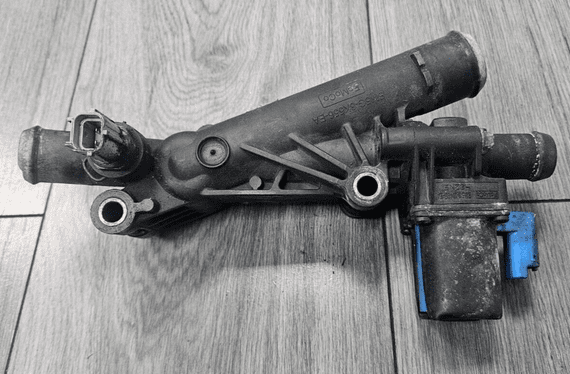GENUINE FORD FOCUS MK3 1.6 PETROL ECOBOOST WATER OUTLET PIPE VALVE 2011-2015