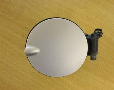 GENUINE FORD FOCUS MK3 ESTATE FUEL PETROL DIESEL CAP FLAP SILVER 2012 - 2014