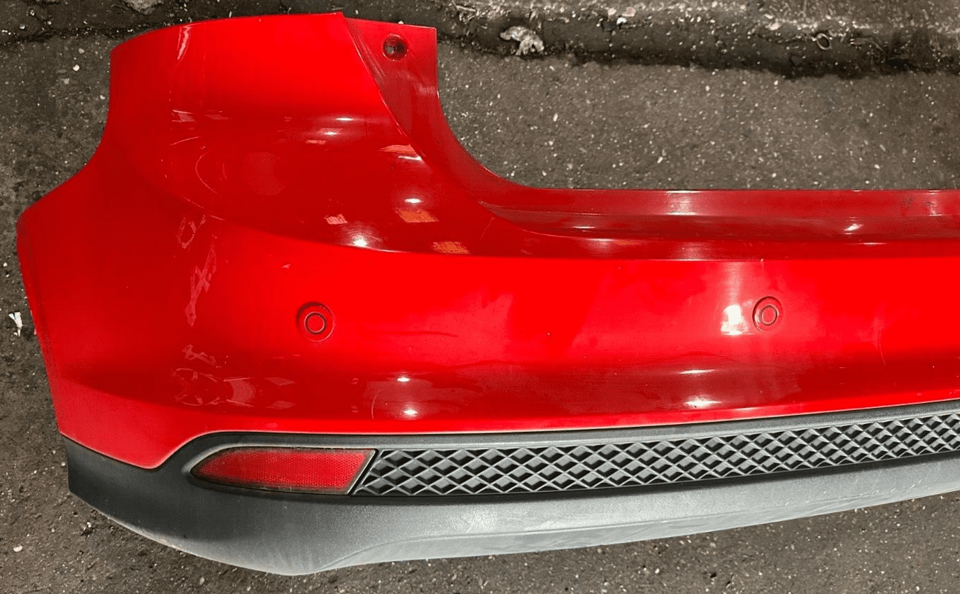 GENUINE FORD FOCUS MK3 HATCHBACK REAR BUMPER PDC RED 2011 - 2015